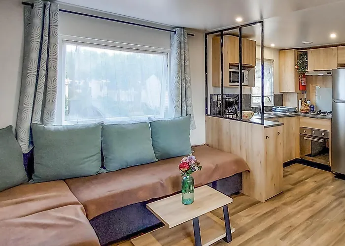 Cozy Stacaravan In Saint-julien-en Born Campsite Saint-Julien-en-Born