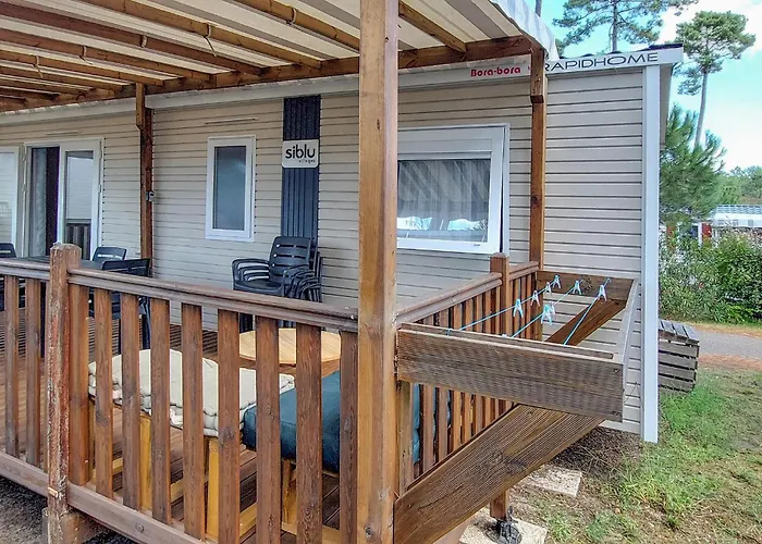 Cozy Stacaravan In Saint-julien-en Born Campsite Saint-Julien-en-Born