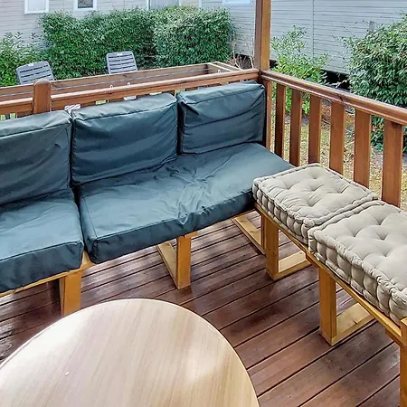Pet Friendly Stacaravan In Saint-julien-en Born