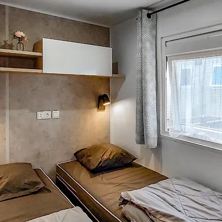 Kemping Pet Friendly Stacaravan In Saint-julien-en Born 3*