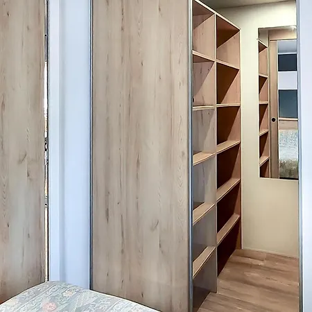 Pet Friendly Stacaravan In Saint-julien-en Born Kemping Saint-Julien-en-Born